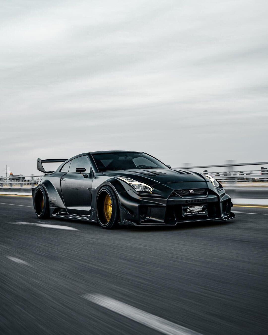 Nissan R35 GTR
