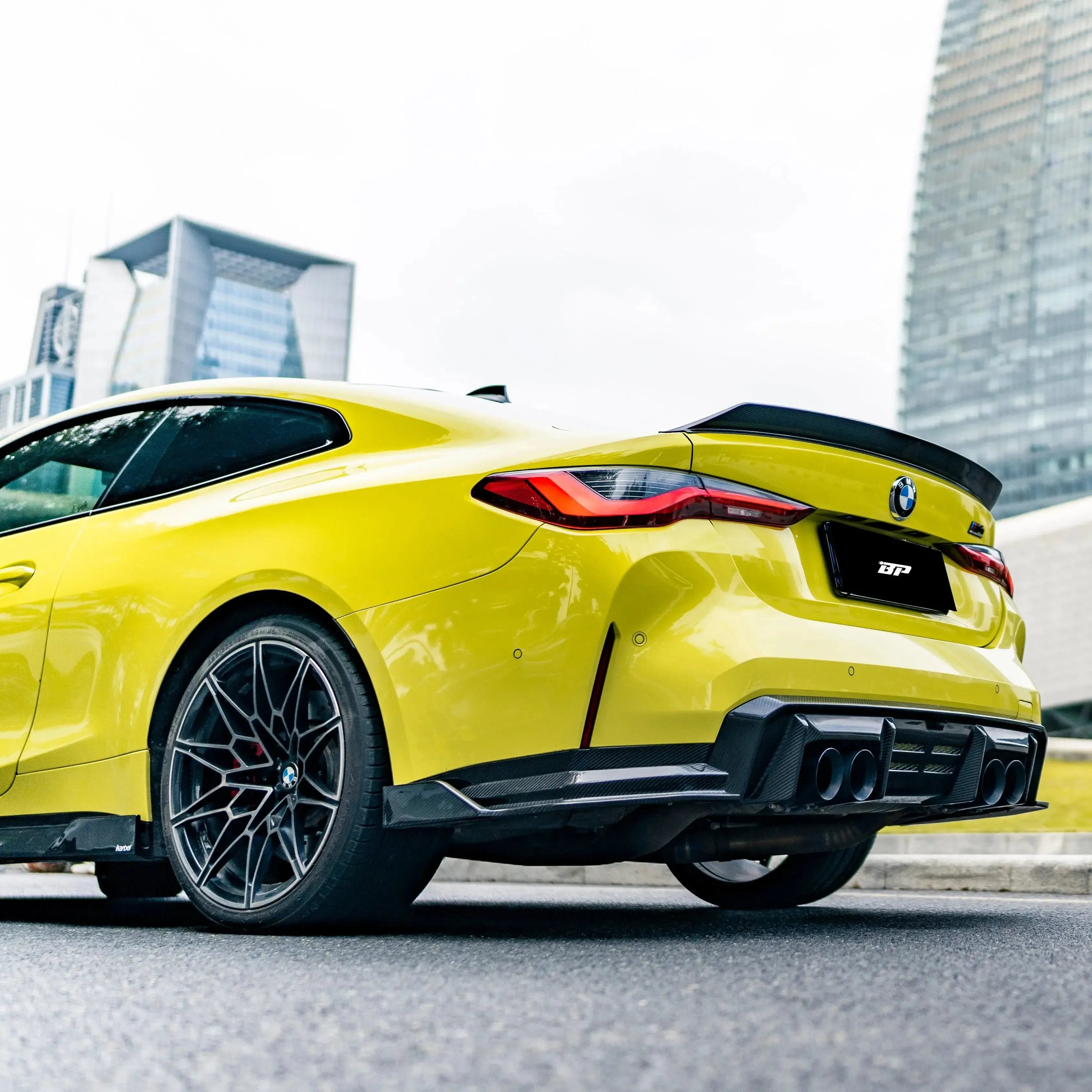 KB Style Carbon Fiber Rear Diffuser with Canards - BMW G82/G83 M4