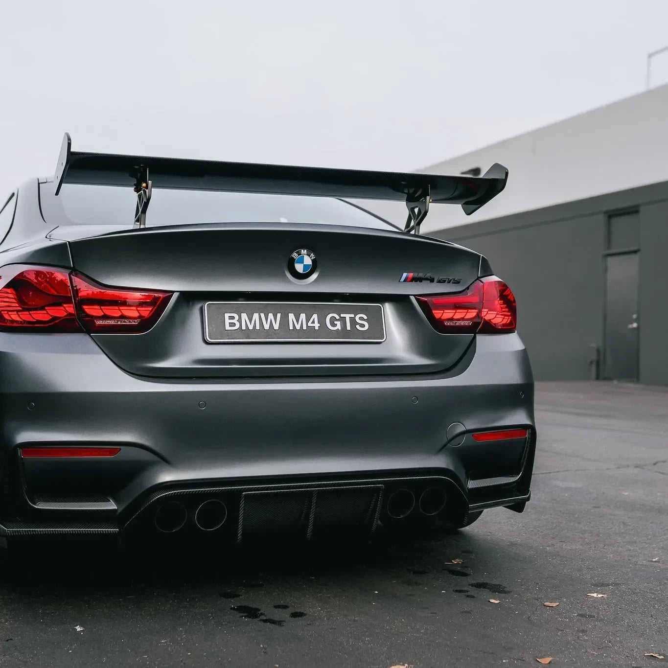 V Style Carbon Fiber Rear Diffuser - BMW F80 M3 & F82/F83 M4