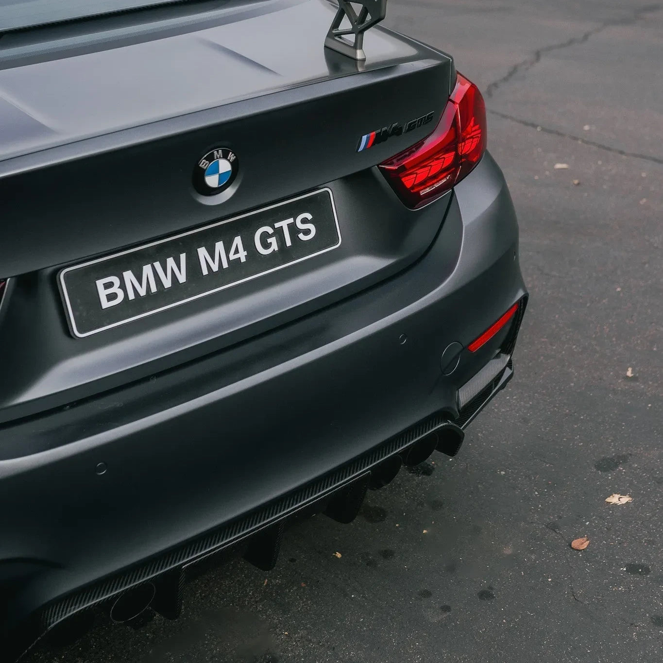 V Style Carbon Fiber Rear Diffuser - BMW F80 M3 & F82/F83 M4