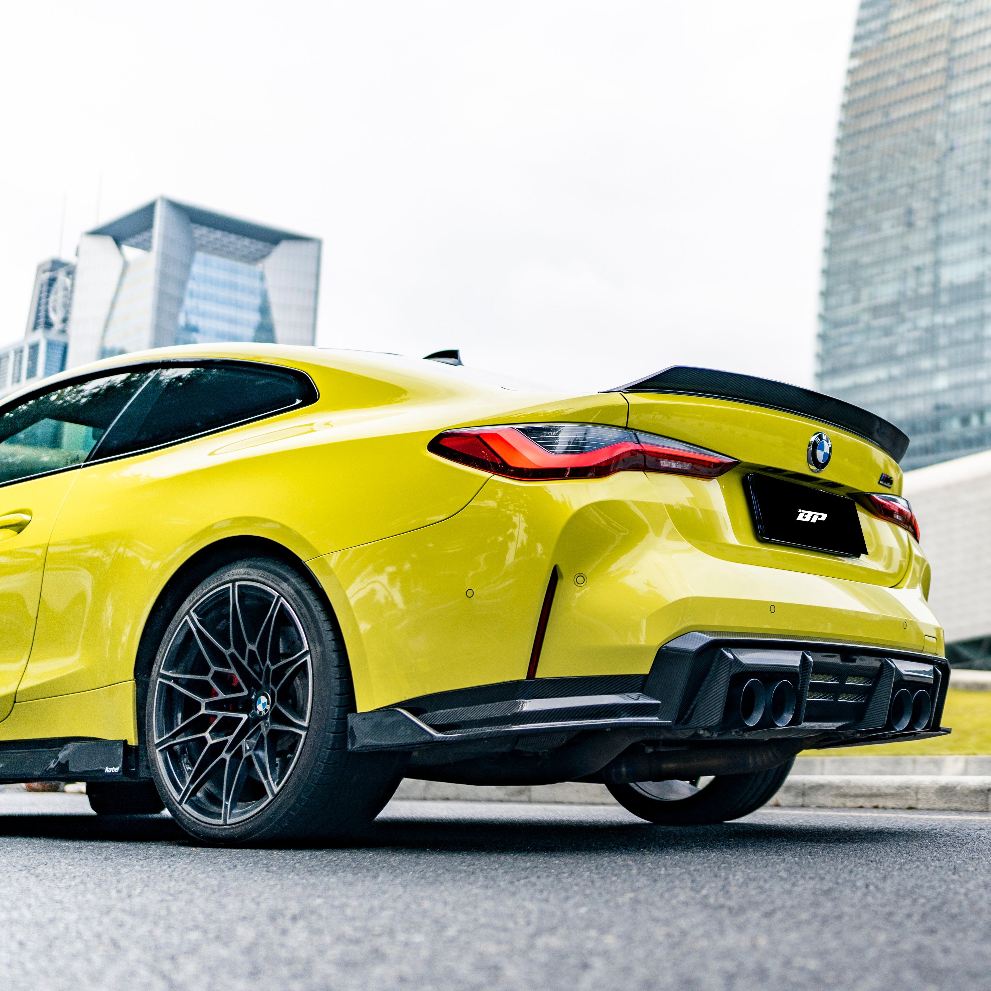 KB Style Carbon Fiber Rear Diffuser with Canards - BMW G82/G83 M4