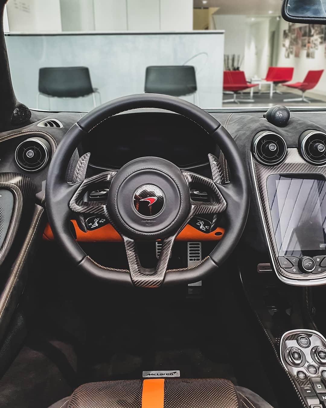 McLaren 720s - Full Custom Steering Wheel
