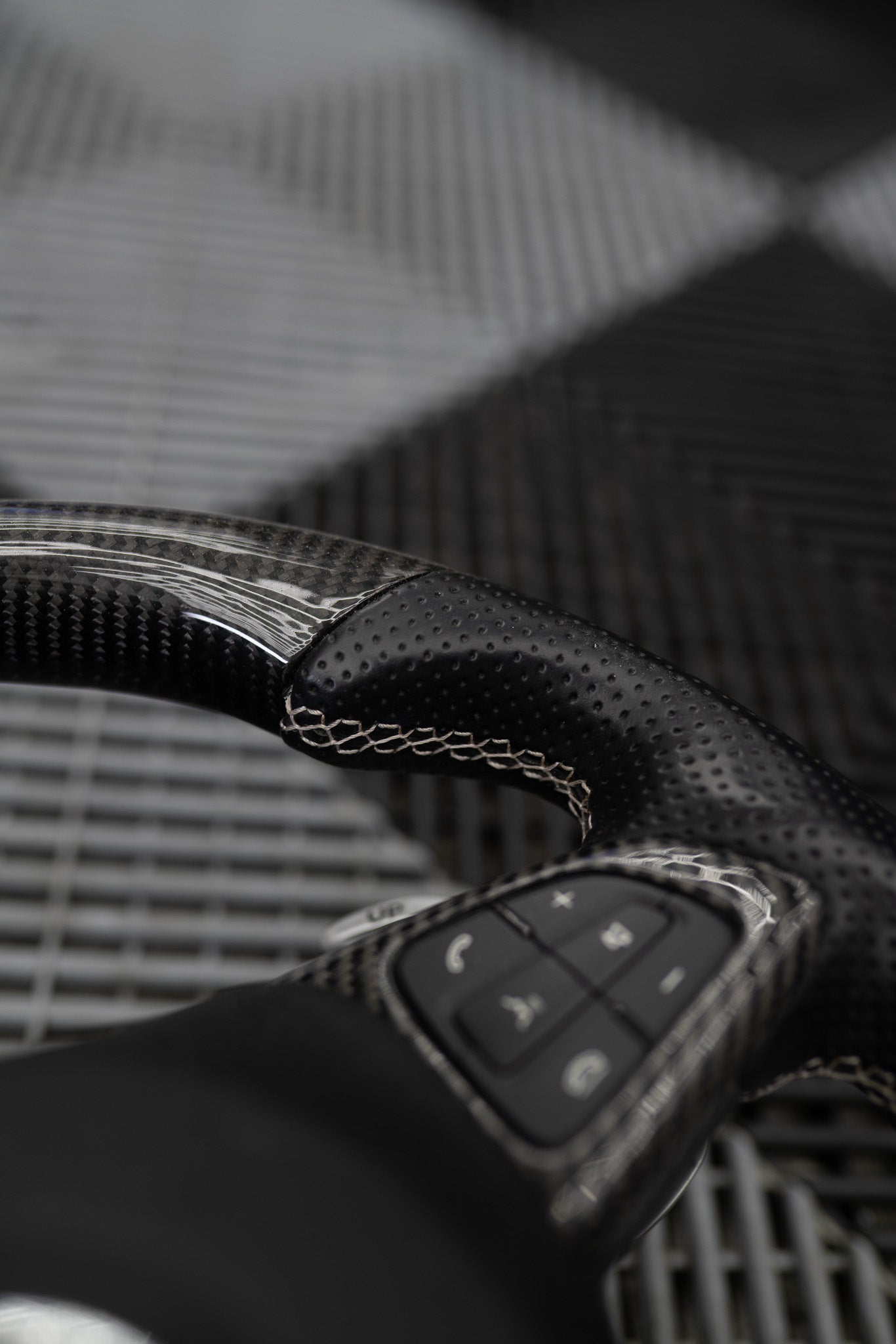 Pre-Configured Carbon Fiber Steering Wheel – Ready to Ship Today