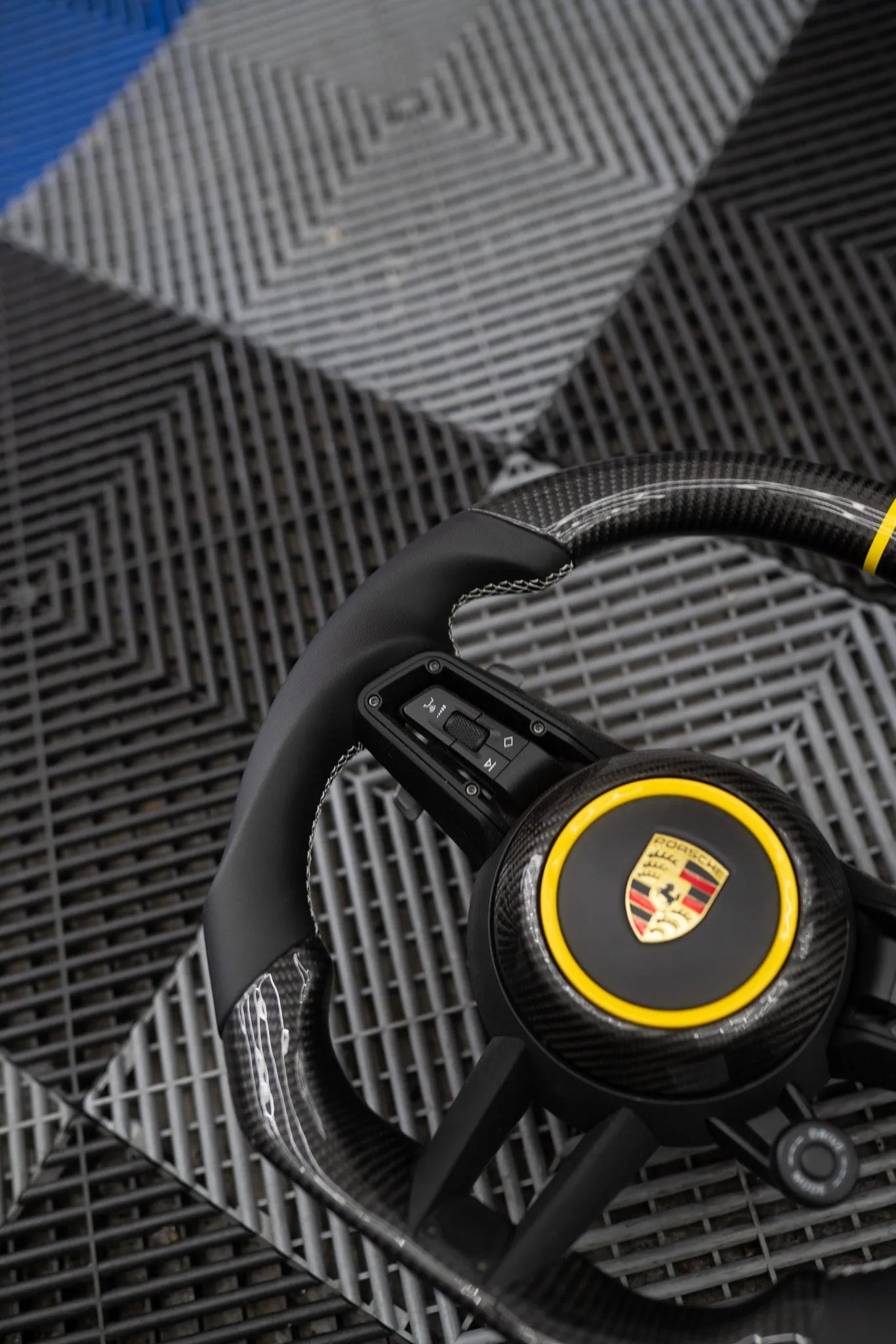 Pre-Configured Carbon Fiber Steering Wheel – Ready to Ship Today