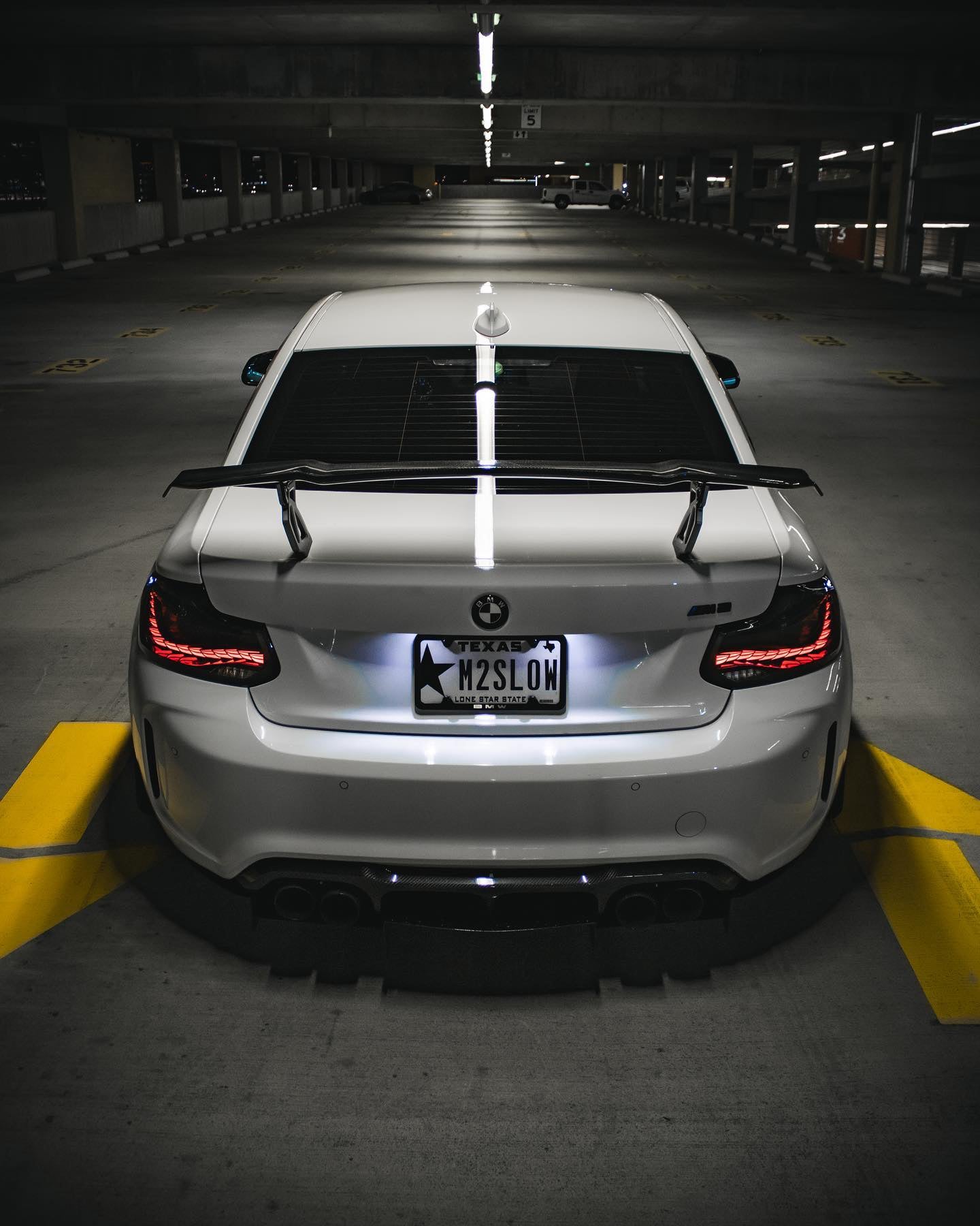 V Style Carbon Fiber Rear Wing - BMW